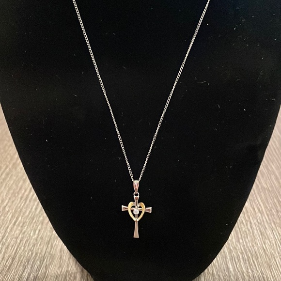 Cross with heart necklace - Picture 1 of 6